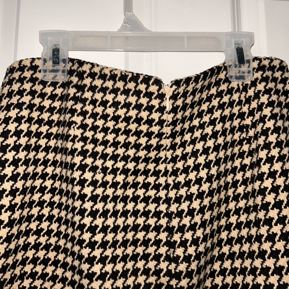 Fashion Nova Black and Cream Houndstooth Blazer & Skirt Set - Picture 4 of 7